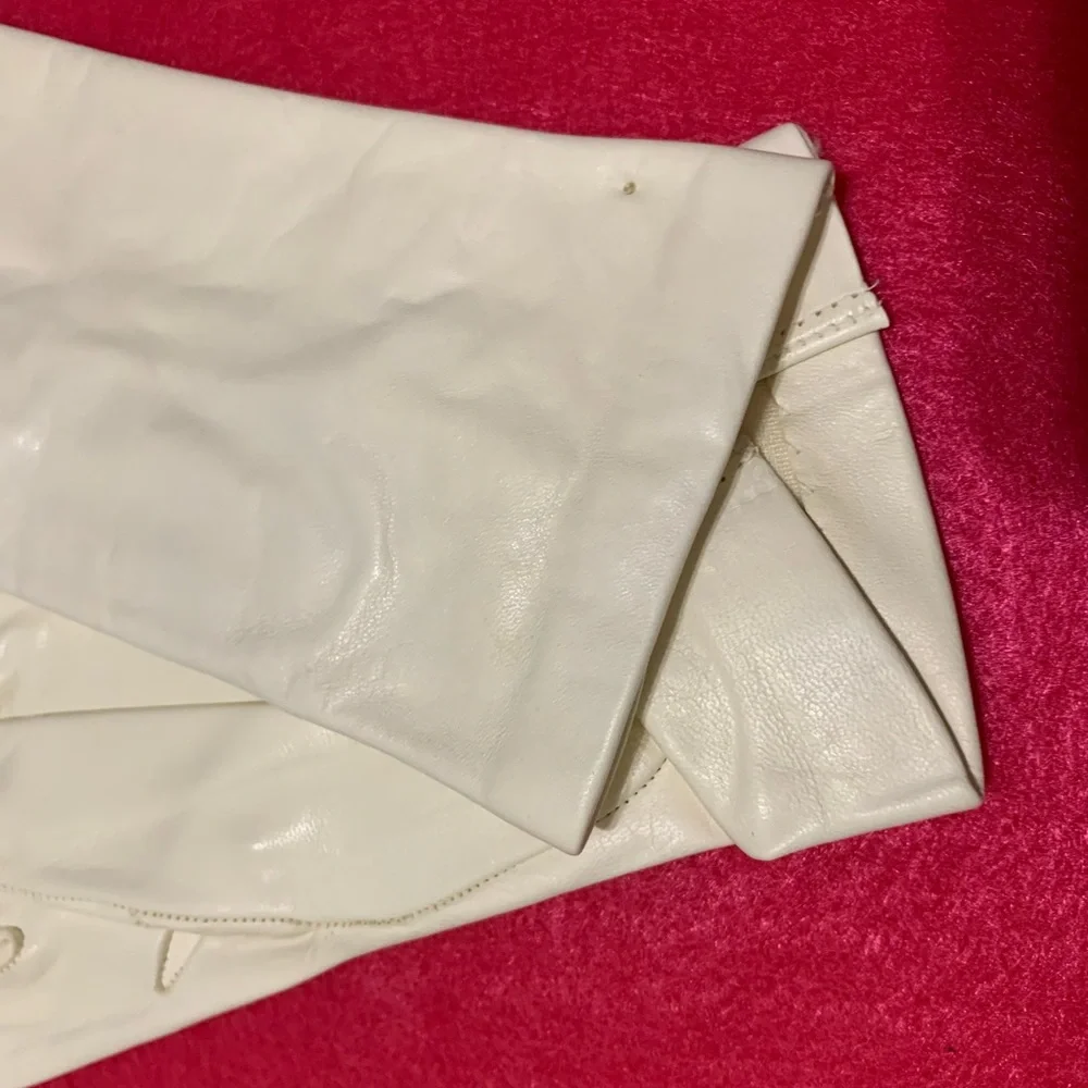 Vintage White Size 6.5 Madova Shiny Leather Gloves Silk Lined Wrist